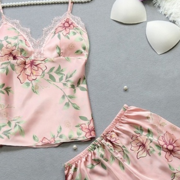 2 Piece Satin Sexy - Picture 2 of 3